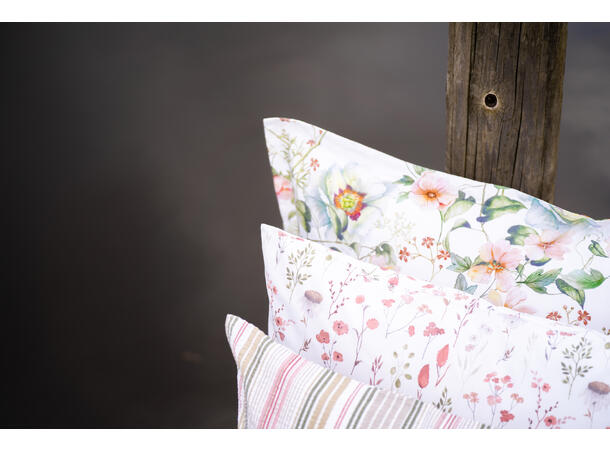 Turiform Juli bäddset 150x210/50x60 Red
