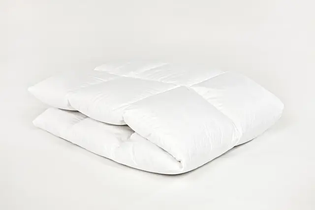 byNight Luxus medel 150x210 4x8 670g 90 % dun 10 % fjäder 