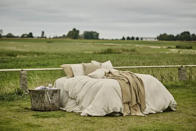 Gustav Ovland Marabel bäddset 150x210/50x60 Beige / Vass 