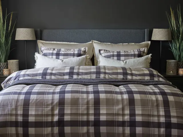 Halvor Bakke Nevlunghavn bäddset 150x210/50x60 Blå / Midnight blue 