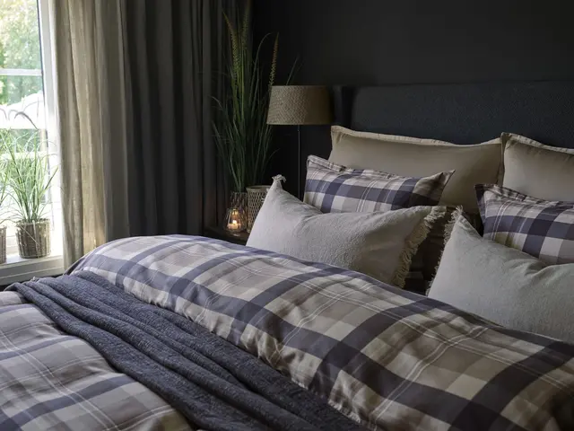 Halvor Bakke Nevlunghavn bäddset 150x210/50x60 Blå / Midnight blue 