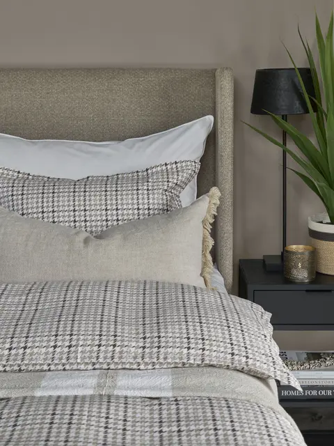 Halvor Bakke Chateau Roubine bäddset 150x210/50x60 Beige / Pure cashmere 