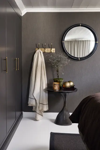 Halvor Bakke Høgevarde kroklist metall 5 knagger Messing 