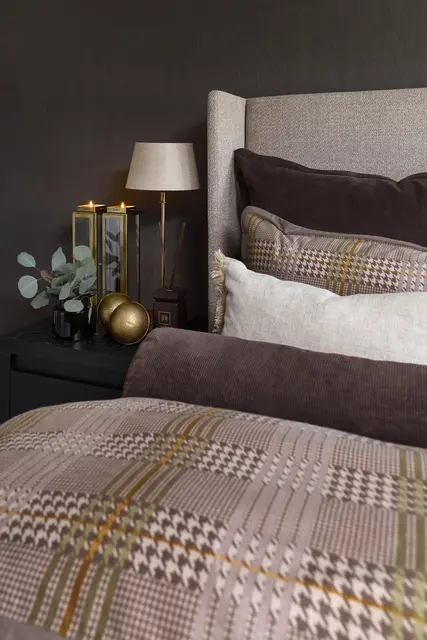 Halvor Bakke Ekeberg bäddset 150x210/50x60 Brun / Mullvad 