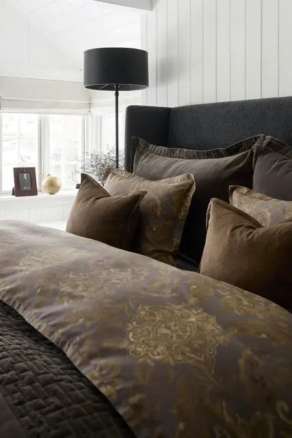 Halvor Bakke Gimle bäddset 230x220/2*50x60 Brun / Mullvad 