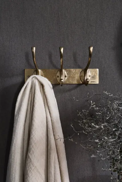 Halvor Bakke Høgevarde kroklist metall 5 knagger Messing 