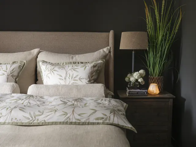 Halvor Bakke Agira sengeteppe 160x260 Beige 