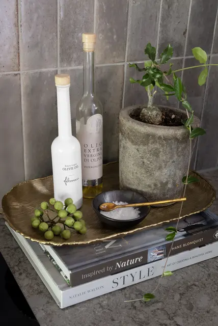 Lama Ines brett 38,5x24,5 Matt gold 