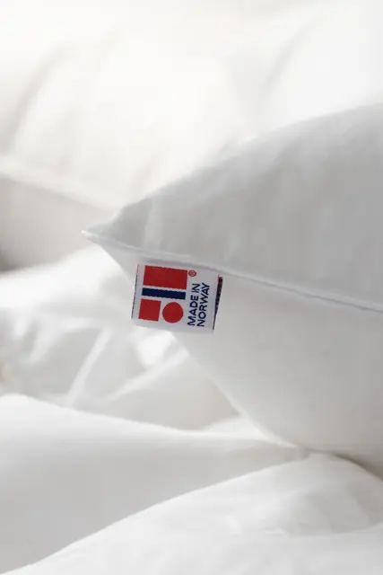Norsk Dun 50 % anddun hotellkudde Medel 70x100 1900g 