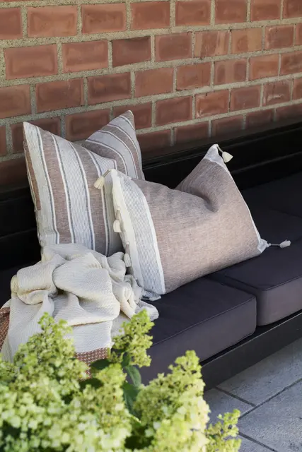 Rebell Outdoor Vita kuddfodral 40x60 Brun 